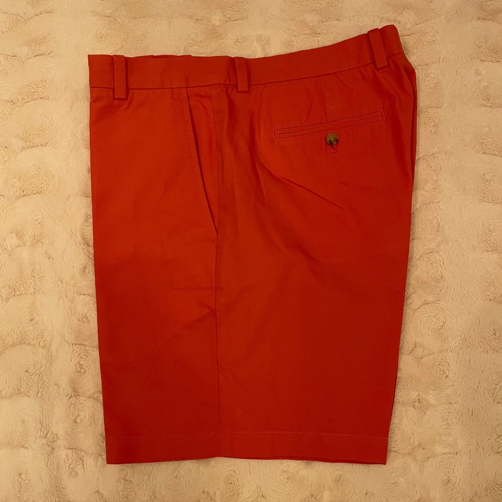 Vineyard Vines Men's Shorts Size 36 in Salmon Slightly worn